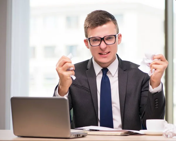 Jeune Homme Affaires Qui Travaille Dans Bureau — Photo