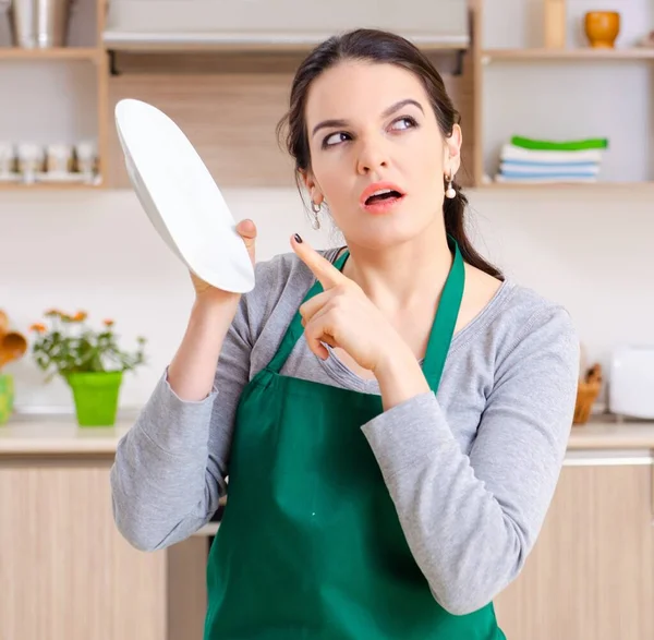 Young Female Contractor Doing Housework — Stock Photo, Image