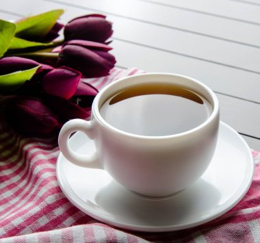 Yemek konseptinde bir fincan çay.