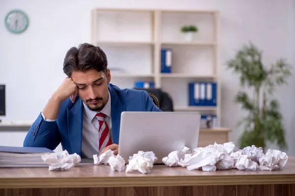 Jovem Empresário Empregado Conceito Brainstorming — Fotografia de Stock