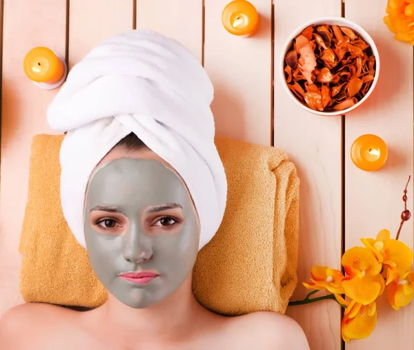 Joven Mujer Que Relaja Spa Concepto Salud —  Fotos de Stock