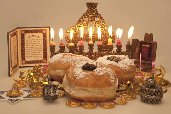 Hanukkah menorah med ljus — Stockfoto