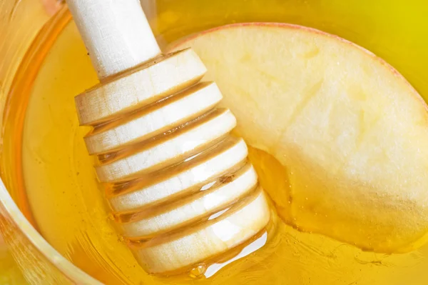 Apple and fresh honey — Stock Photo, Image