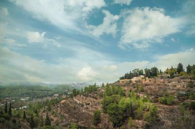 Ein Kerem çevresindeki Judean tepelerinin panoramik manzarası. İsrail.