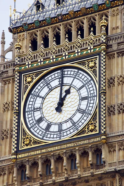 Clock on the tower of big Ben — Stock Photo, Image