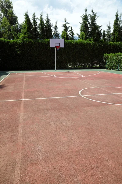 Детская площадка для баскетбола — стоковое фото