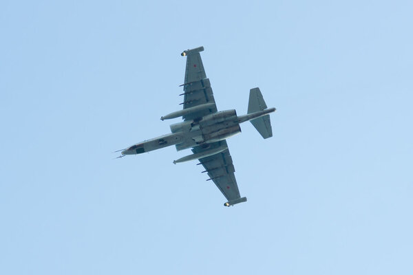 Су-25 - одноместный реактивный самолет
.