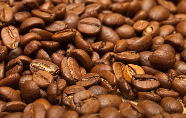 Roasted coffee beans background — Stock Photo, Image