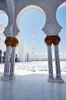 Abu dhabi, Birleşik Arap Emirlikleri - Haziran 4: Şeyh zayed Ulu Camii iç içeride 4 Haziran 2012 abu Dhabi, Birleşik Arap Emirlikleri