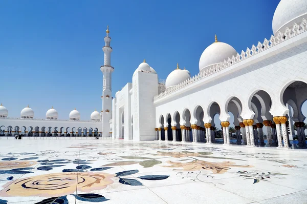 Sheikh Zayed mecset vagy Abu Dhabi grand mosque — Stock Fotó