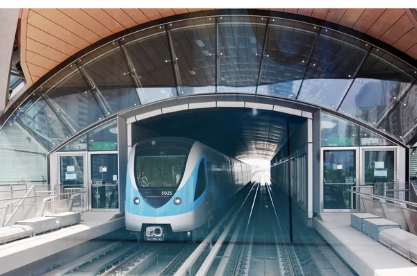 Dubai Metro as the world 's longest fully automated metro network (75 km) Dubai, UAE . — стоковое фото