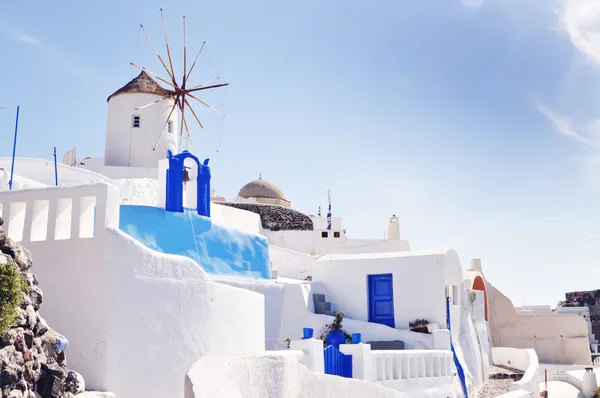 Kirche in oia - santorini insel griechenland — Stockfoto