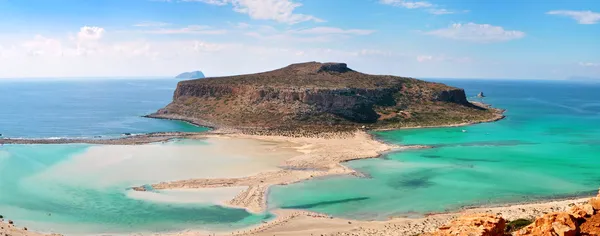 Mooie balosbeach met de gramvousa van het eiland op Kreta, Griekenland — Stockfoto