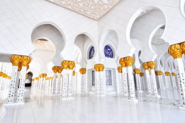 sheikh zayed Camisi veya abu Dabi Ulu Camii yan görünüm