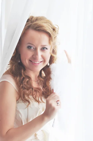 Portrait of beautiful young bride — Stock Photo, Image