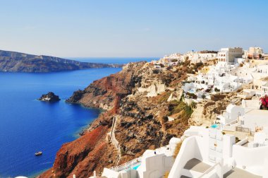 Yunanistan 'ın Santorini adasındaki Fira kentinin mimarisi