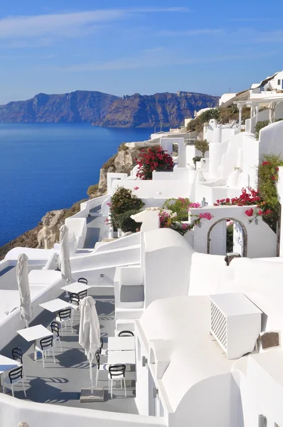 Santorini con chiese e vista mare in Grecia — Foto Stock