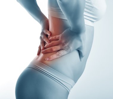 bir bel ağrısı ile genç kız