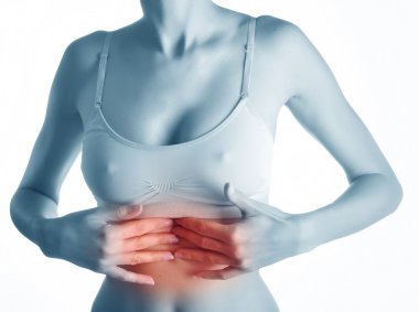 genç kadınlara korkunç karın ağrıları