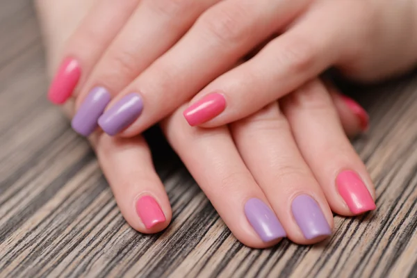 Heldere kleur manicure — Stockfoto