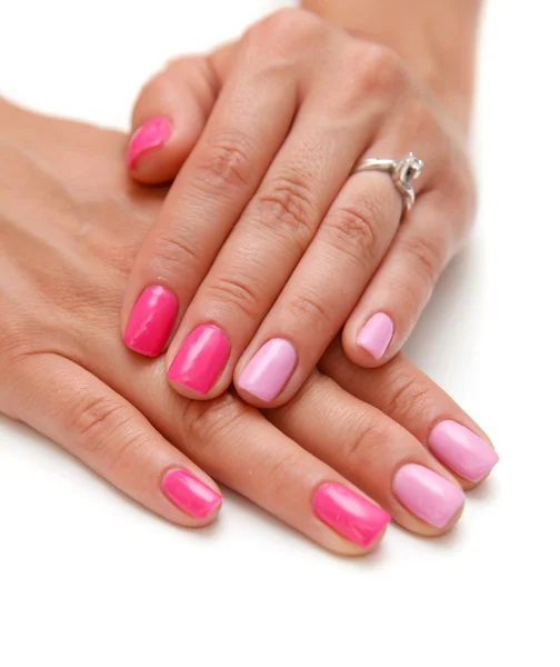 Manucure professionnelle ongles roses femme isolé — Photo