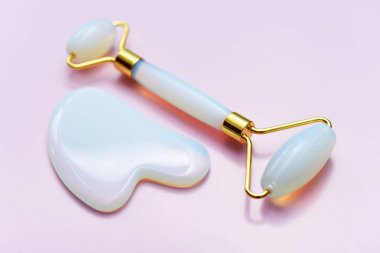 quartz guasha stone and roller 