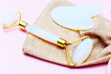 quartz guasha stone and roller 