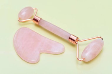 quartz guasha stone and roller 