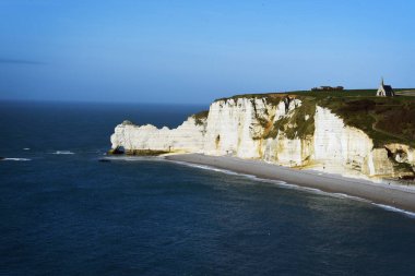 Deniz kıyısının güzel manzarası
