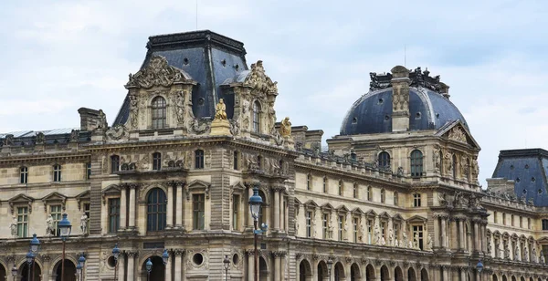 Luwr Muzeum Paryżu Detalami Architektonicznymi — Zdjęcie stockowe