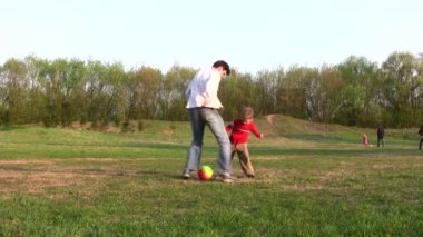 Baba çocuk futbol