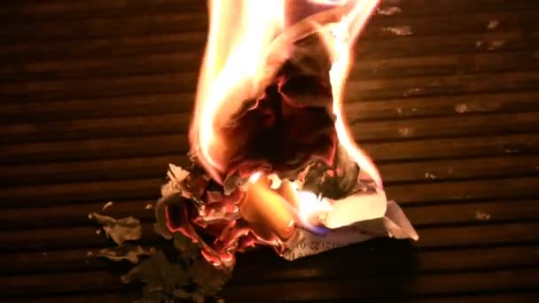 Papírové plamen — Stock video