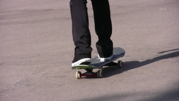 Skateboard — Stockvideo