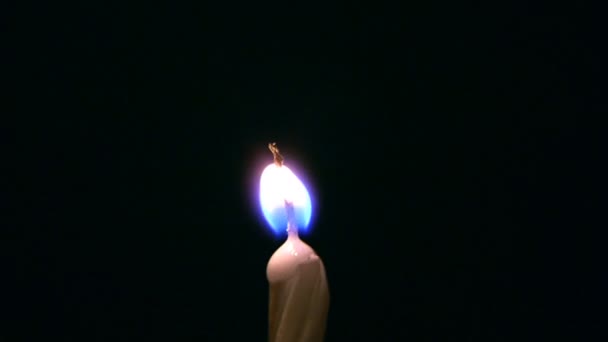 Видування свічки — стокове відео
