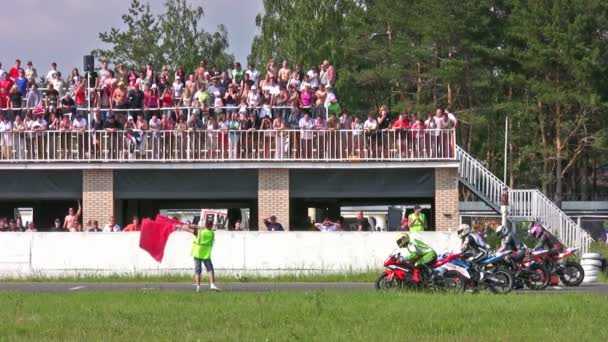 Moto empezar tribuna stand — Vídeos de Stock