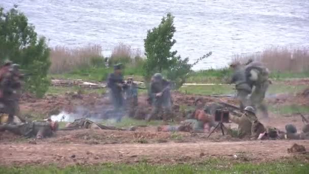 Återuppbyggnaden av det gamla kriget 2 — Stockvideo