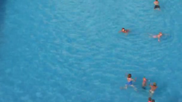 Nel lasso di tempo della piscina. Filtrato — Video Stock