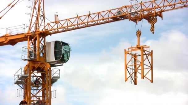 High building crane — Stock Video