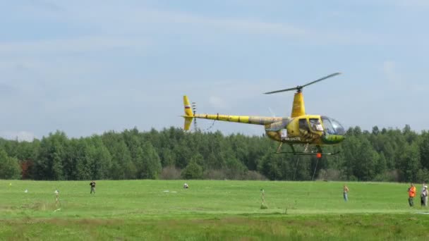 Helikopter tävling — Stockvideo