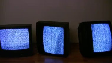 Üç tv sinyal.