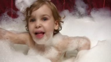 bast WISP ile banyo, küçük kız