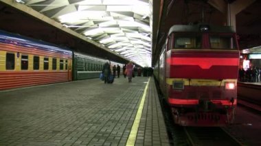 Platform tren istasyonu