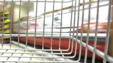 dükkanda alışveriş sepeti