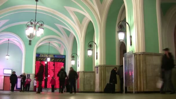 Crowd in train station — Stock Video