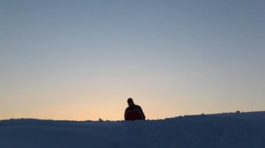 siluet baba çocuk ile gitmek