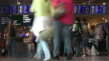 Mocsow - 16 Haziran: yolcu Bagaj ve Havaalanı domodedovo 16 Haziran 2009, Moskova, Rusya, kalkış loungein monitör.