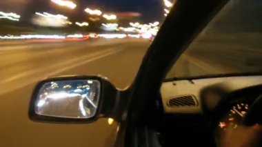 gece arabanın penceresinden sokak