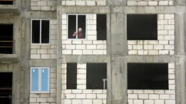 alt çerçeveler ve cam binanın penceresine ekler. zaman atlamalı