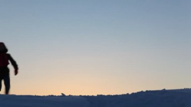 Kadınlar dans silüeti