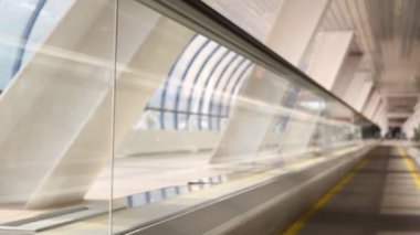 Moving the camera on travelator